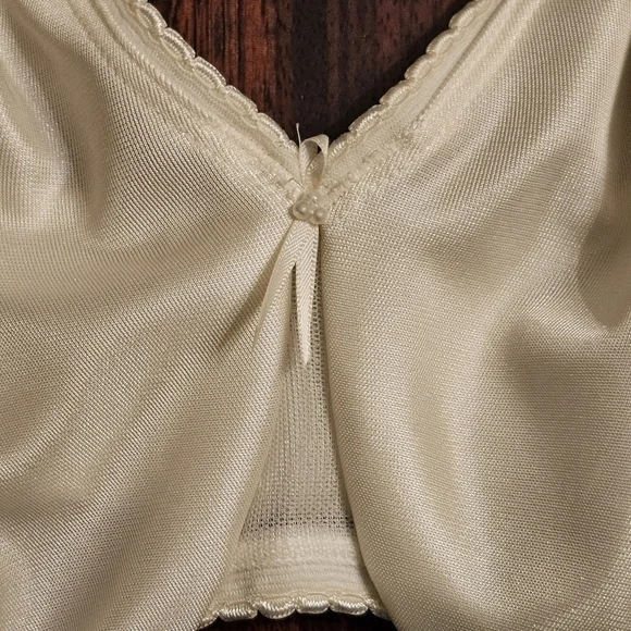 Wacoal 857109 Simple Shaping Minimizer Bra Size 42D White EUC - Picture 2 of 11